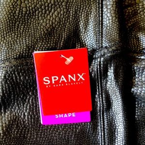 COPY - SPANX Faux Leather leggings NWT!! Size small Petite. Consistently SELL O…